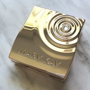 Magnetic Mary Kay Palette.